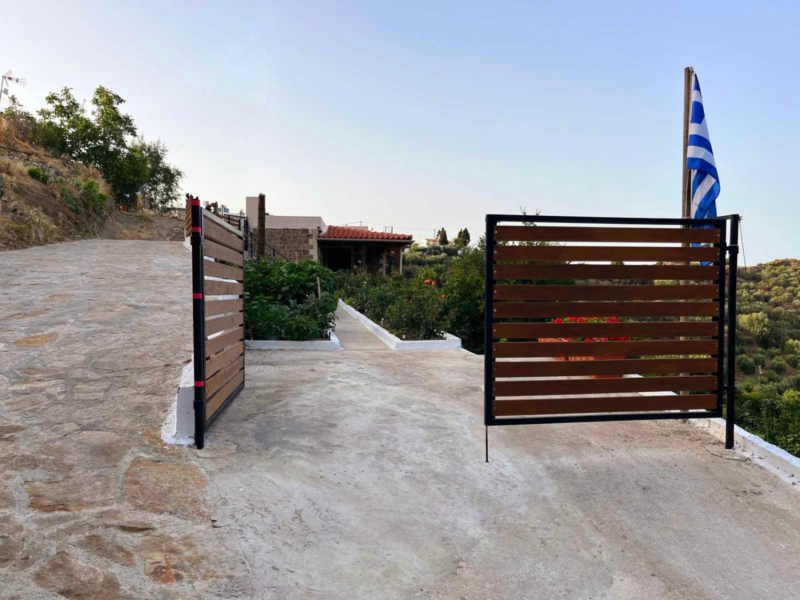 The Garden House, Sitia Apartment Bagian luar foto